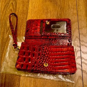 BRAHMIN 
Melbourne Collection Debra Crocodile-Embossed Wallet Color Pecan